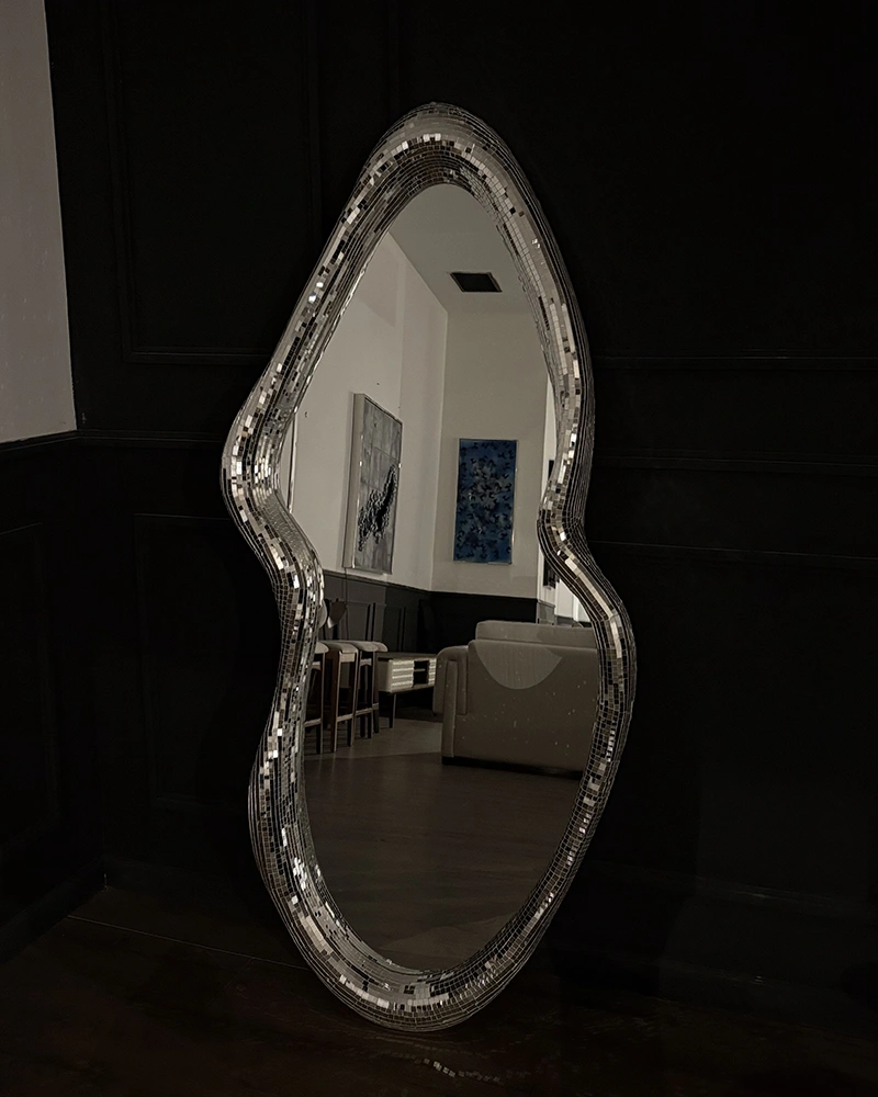 Alternative view of آینه دیواری